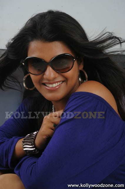 Sexy Tashu Kaushik Photos 37