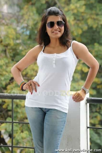 Sexy Tashu Koushik Pictures 04