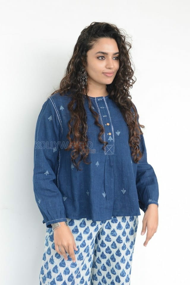 Taxiwaala Movie Actress Malavika Nair Interview Photos 09