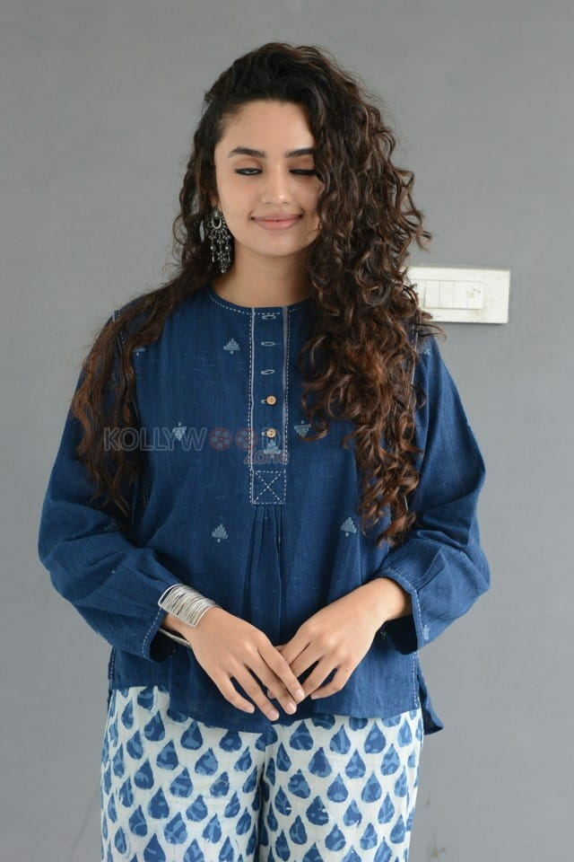 Taxiwaala Movie Actress Malavika Nair Interview Photos 12