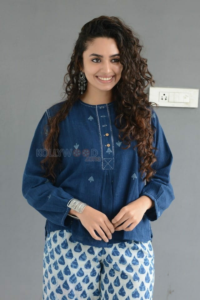 Taxiwaala Movie Actress Malavika Nair Interview Photos 13