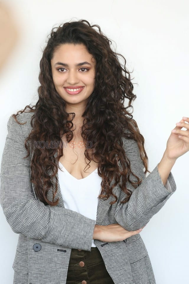 Taxiwala Actress Malavika Nair Sexy Photos 09