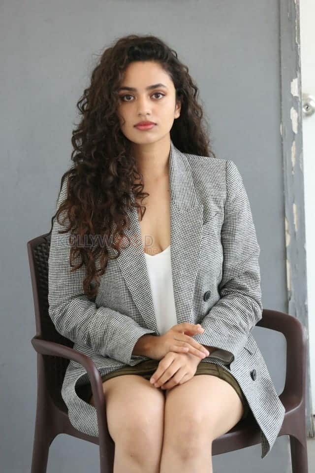 Taxiwala Actress Malavika Nair Sexy Photos 21