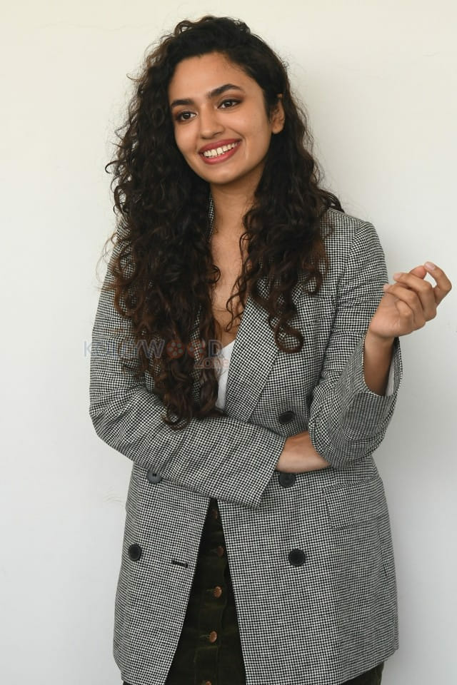 Taxiwala Actress Malavika Nair Sexy Photos 43