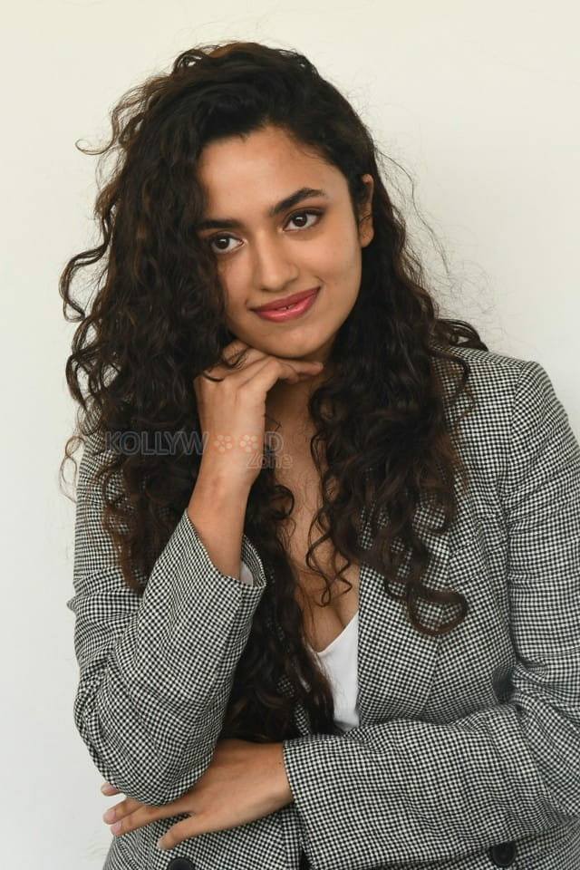 Taxiwala Actress Malavika Nair Sexy Photos 46