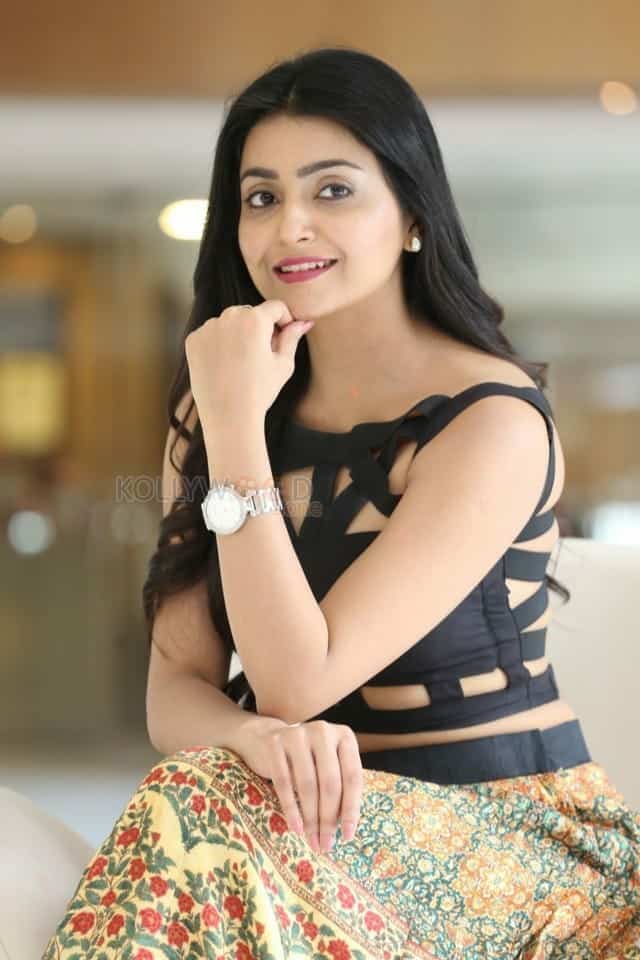 Telugu Beauty Avantika Mishra Pictures 15