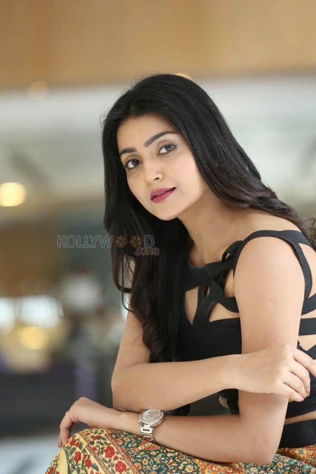 Telugu Beauty Avantika Mishra Pictures 27