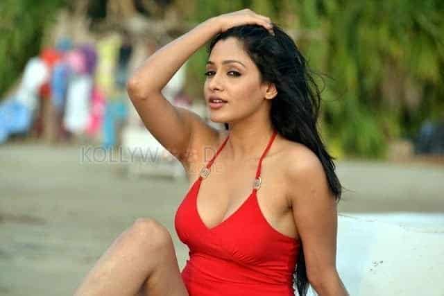 Telugu Hot Actress Kesha Khambhati Sexy Pictures 16