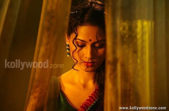 Vidiyum Munn Movie Heroine Pooja Stills 15