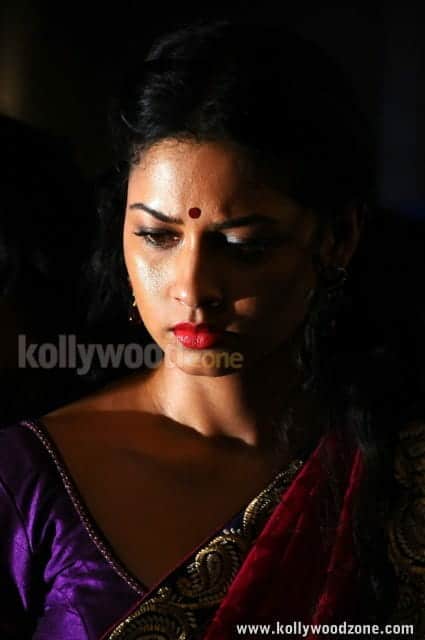 Vidiyum Munn Movie Heroine Pooja Stills 21