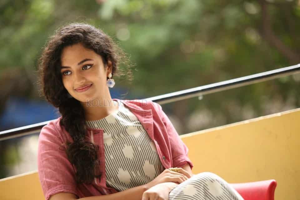 Vijetha Movie Heroine Malavika Nair Interview Photos 19