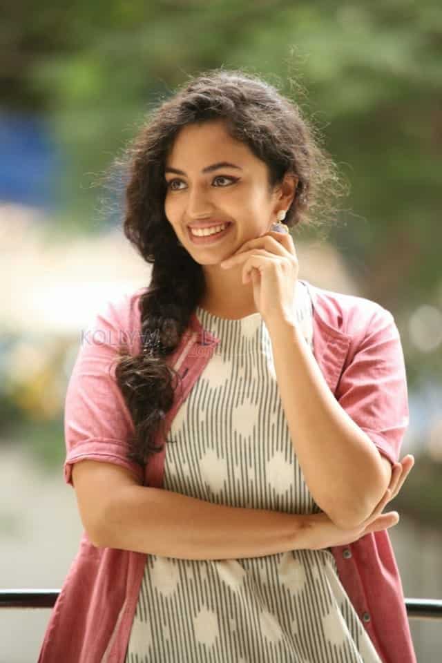 Vijetha Movie Heroine Malavika Nair Interview Photos 26