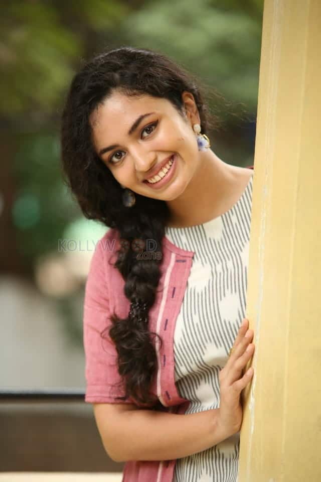 Vijetha Movie Heroine Malavika Nair Interview Photos 29