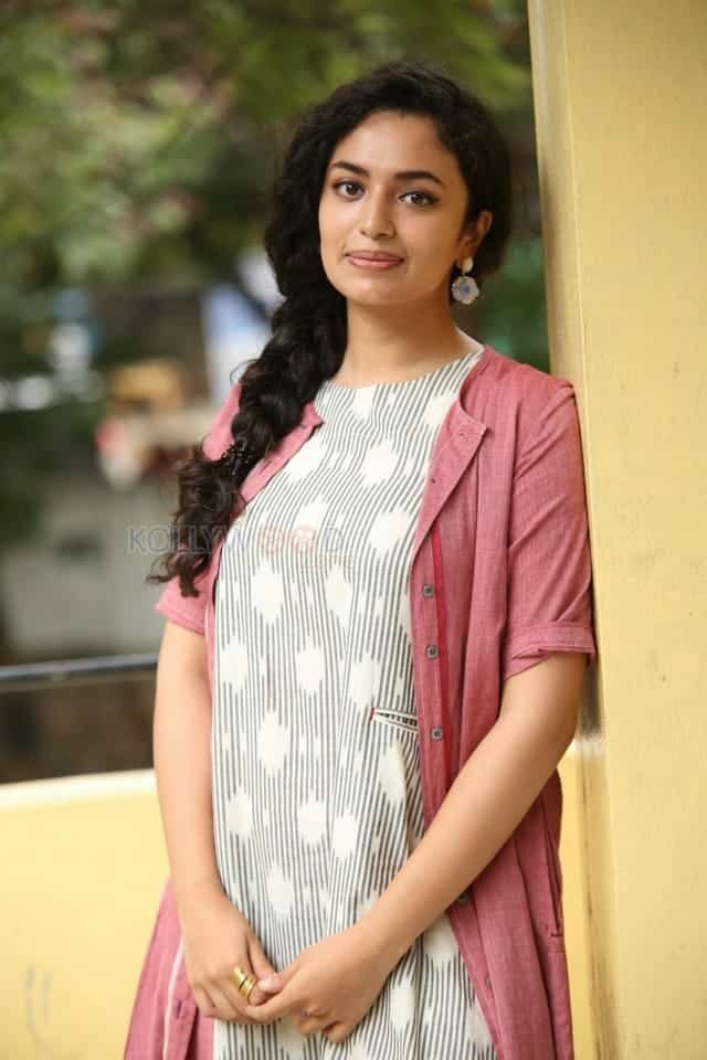 Vijetha Movie Heroine Malavika Nair Interview Photos 31