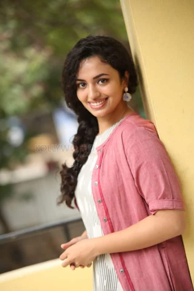 Vijetha Movie Heroine Malavika Nair Interview Photos 34