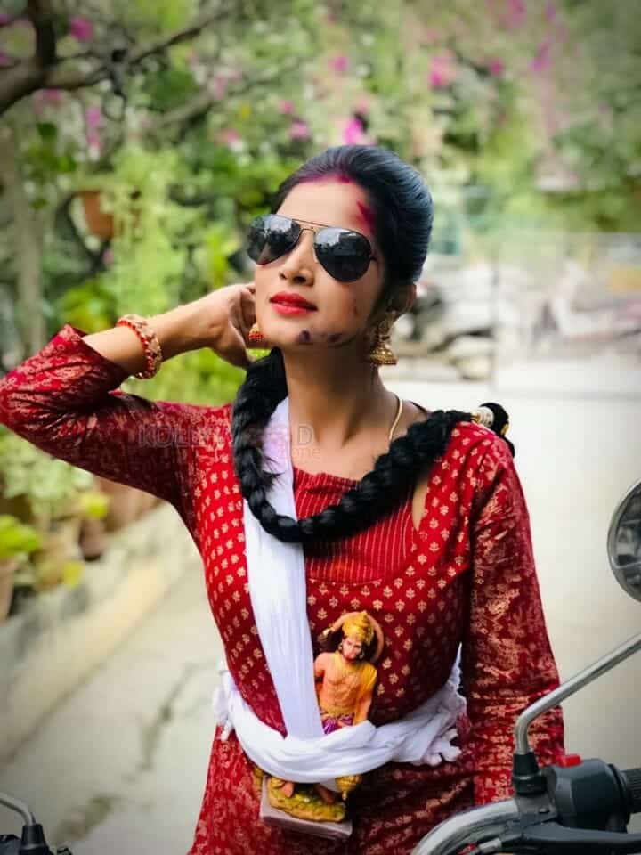 Actress Anusha Rai New Photoshoot Photos 02