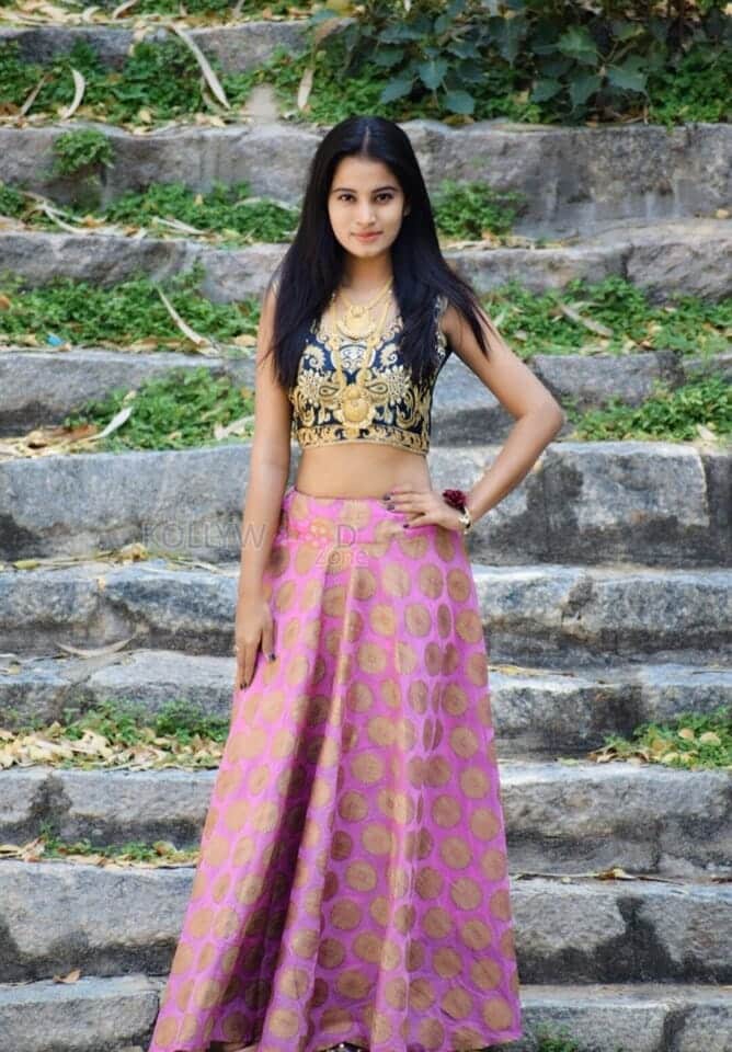 Actress Anusha Rai New Photoshoot Photos 16