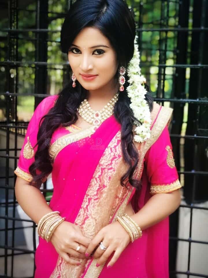 Actress Anusha Rai New Photoshoot Pictures 15