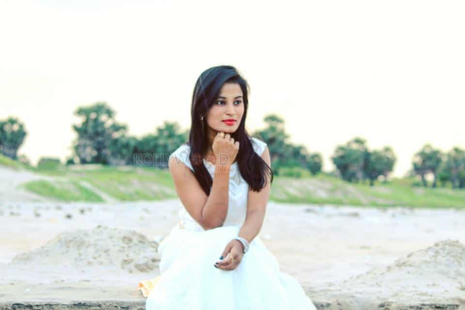 Actress Anusha Rai Photo Shoot Pictures 02