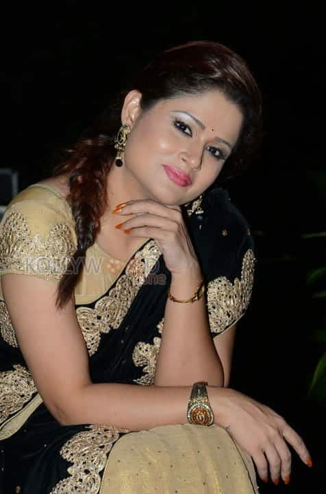 Actress Shilpa Chakravarthy Photoshoot Stills 01