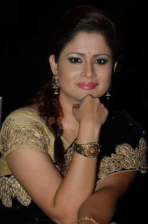 Actress Shilpa Chakravarthy Photoshoot Stills 05