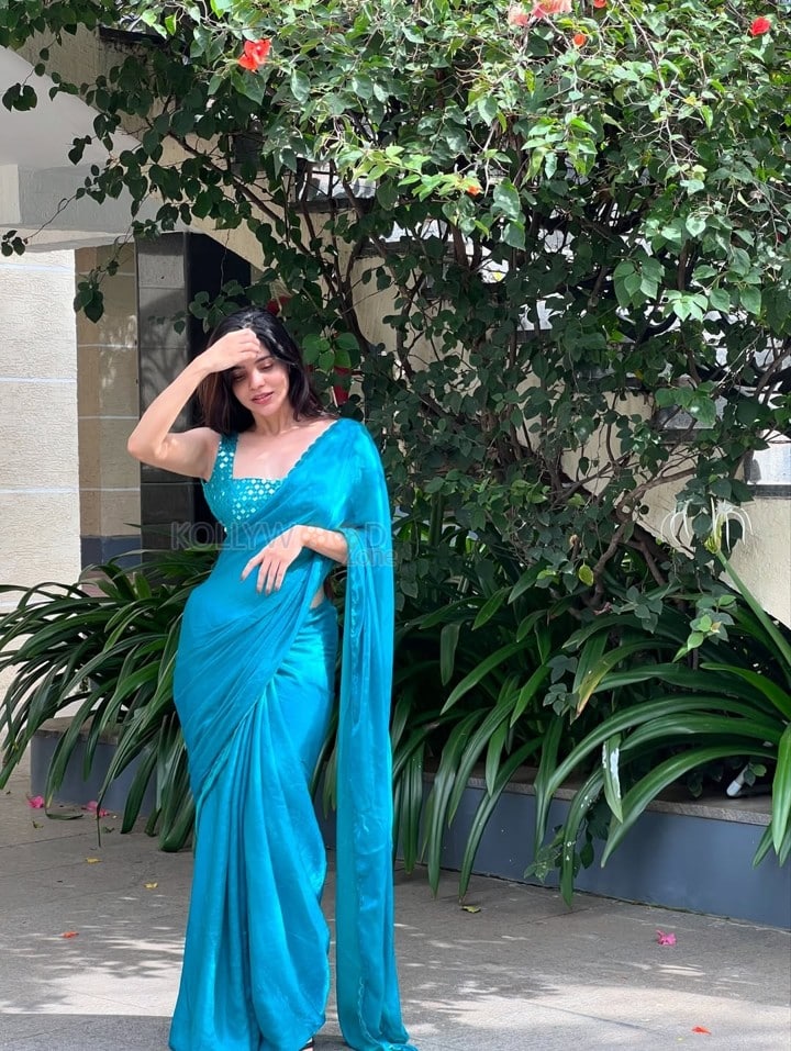Gorgeous Divyabharathi in a Turquoise Saree with a Matching Blouse Pictures 02