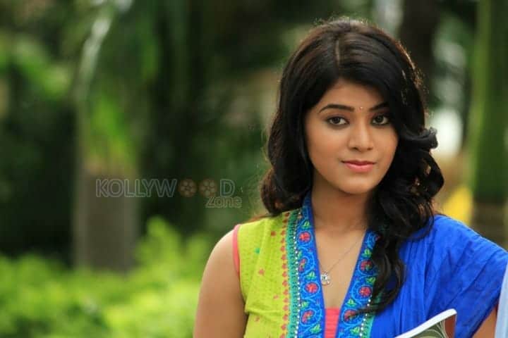 Munnodi Movie Heroine Yamini Bhaskar Stills 01