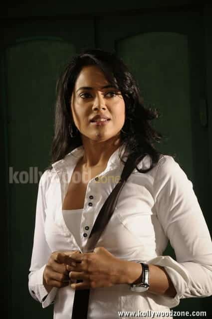 Sexy Sameera Reddy In Vedi Movie Photos 07