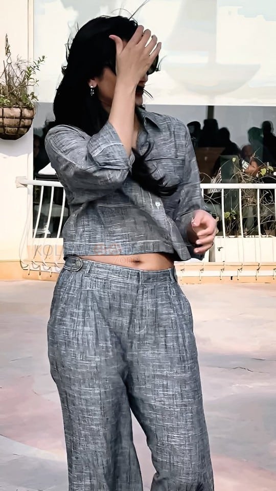 Actress Srinidhi Shetty Navel in a Grey Co Ord Set Photos 02