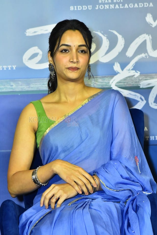 Actress Srinidhi Shetty at Telusu Kada Movie Trailer Launch Stills 09