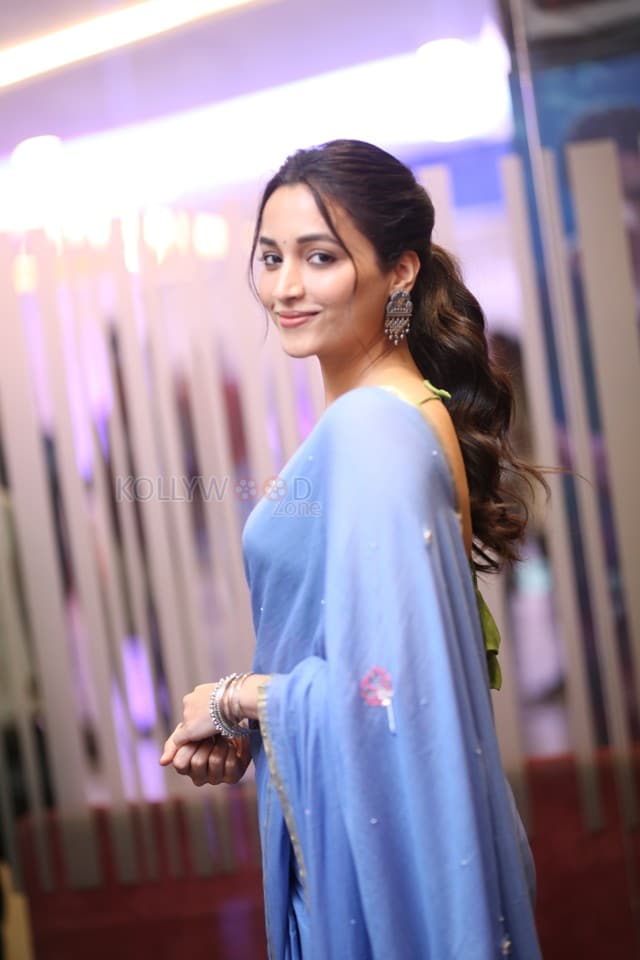 Actress Srinidhi Shetty at Telusu Kada Movie Trailer Launch Stills 25