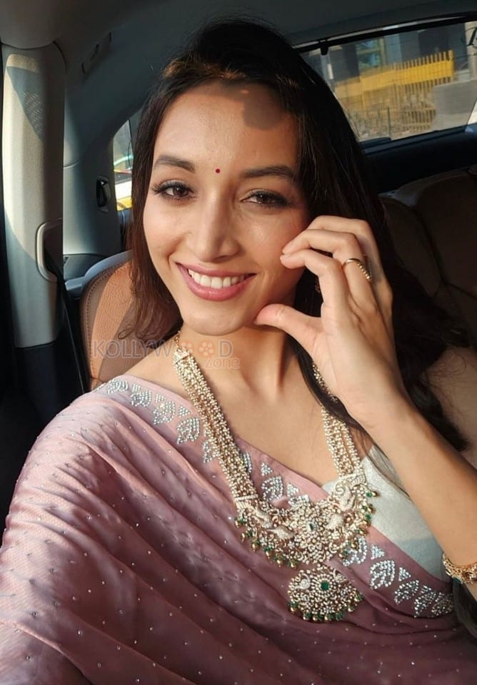 Cute Srinidhi Shetty Car Selfie Photos 02