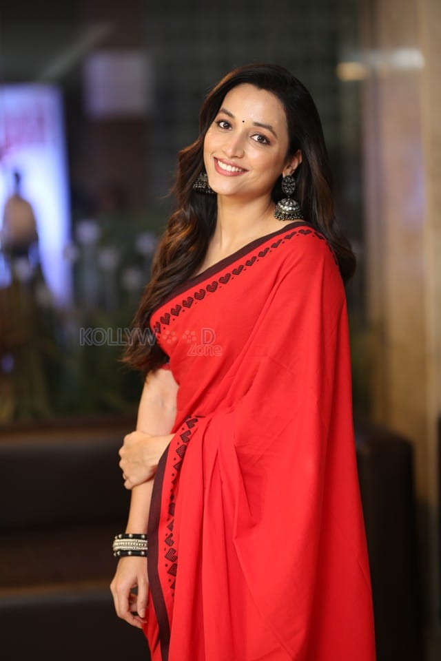 Heroine Srinidhi Shetty at HIT 3 Success Meet Pictures 15