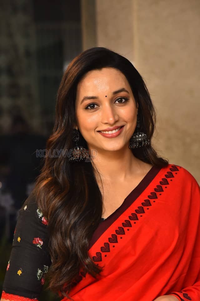 Heroine Srinidhi Shetty at HIT 3 Success Meet Pictures 33
