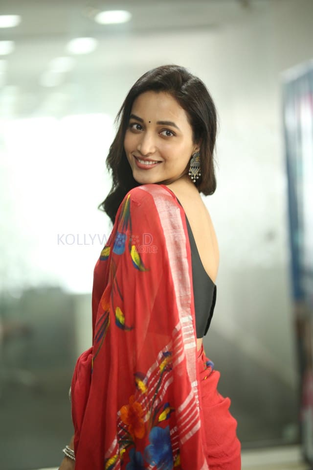 Heroine Srinidhi Shetty at Telusu Kada Movie Interview Photos 02