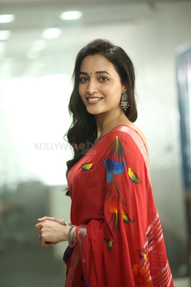 Heroine Srinidhi Shetty at Telusu Kada Movie Interview Photos 03