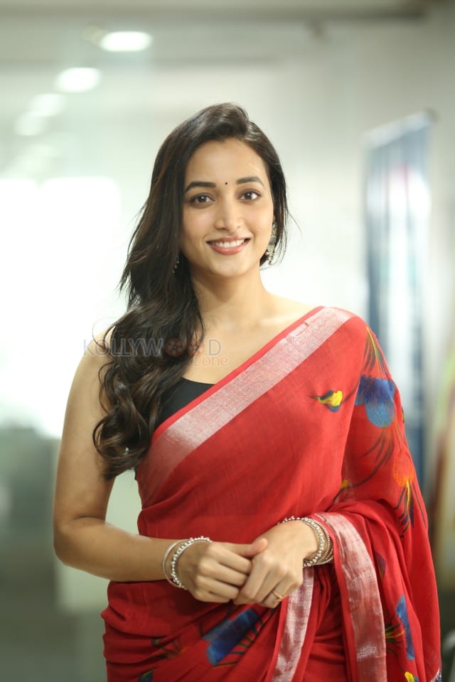 Heroine Srinidhi Shetty at Telusu Kada Movie Interview Photos 106