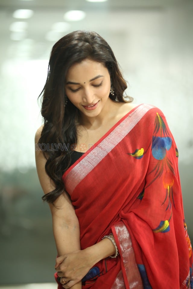 Heroine Srinidhi Shetty at Telusu Kada Movie Interview Photos 12