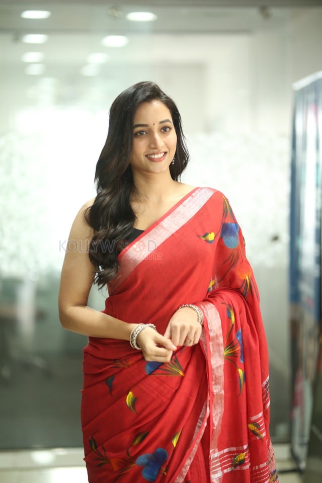 Heroine Srinidhi Shetty at Telusu Kada Movie Interview Photos 13