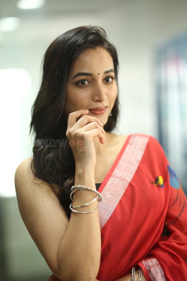 Heroine Srinidhi Shetty at Telusu Kada Movie Interview Photos 26