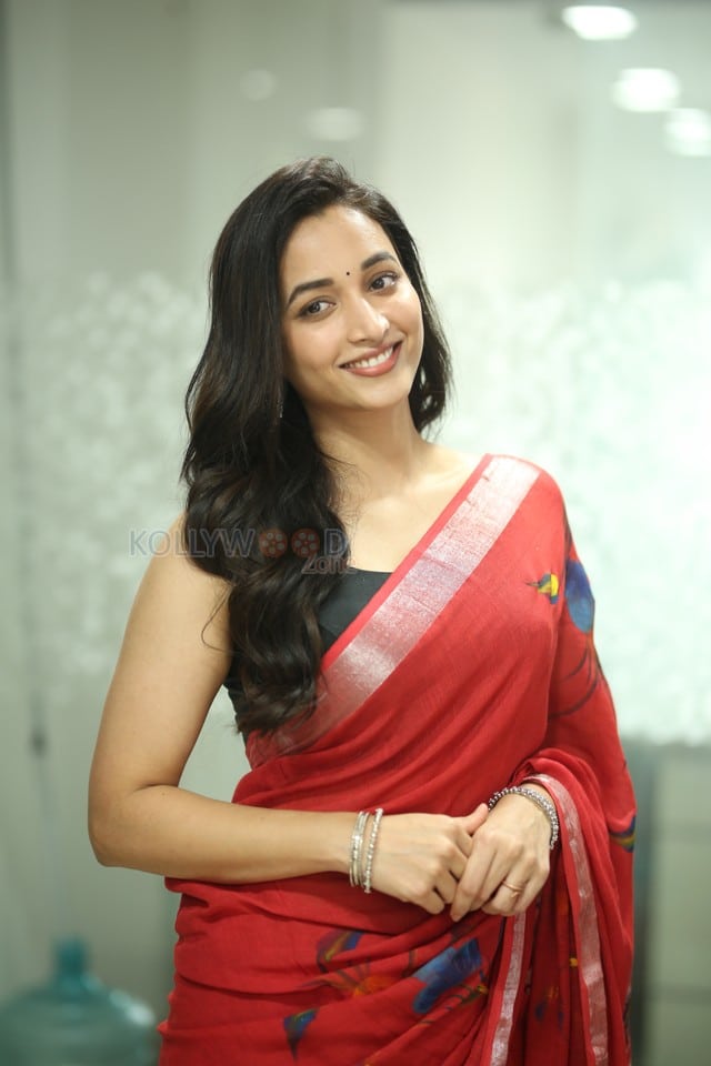 Heroine Srinidhi Shetty at Telusu Kada Movie Interview Photos 37