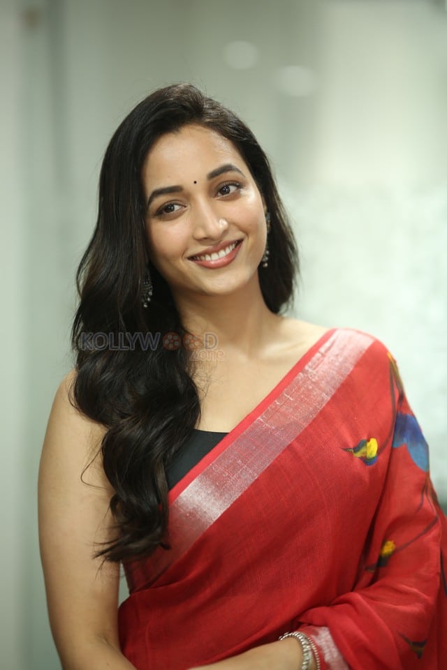 Heroine Srinidhi Shetty at Telusu Kada Movie Interview Photos 40