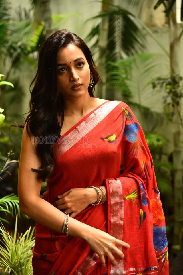 Heroine Srinidhi Shetty at Telusu Kada Movie Interview Photos 44