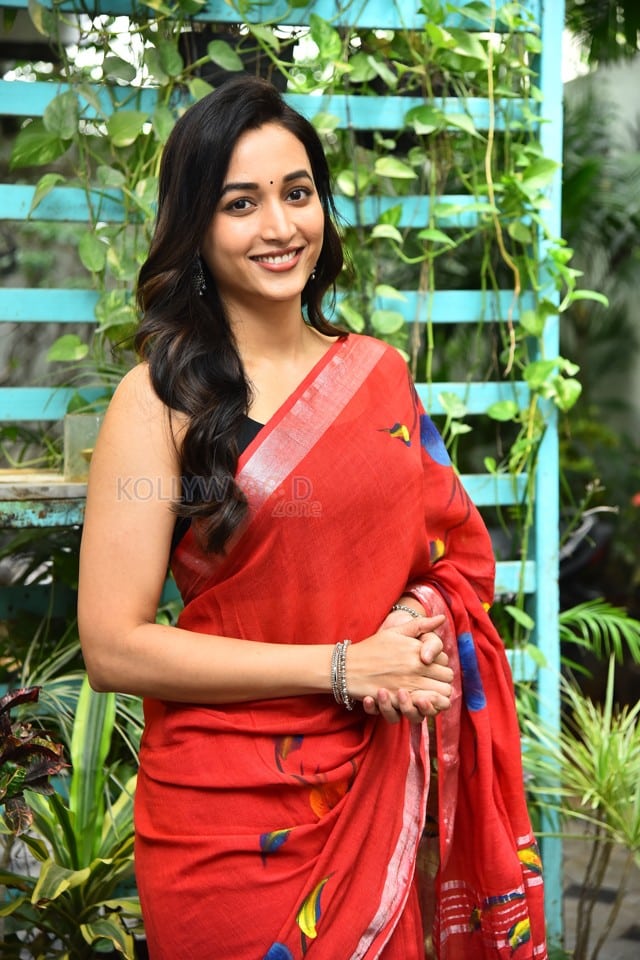 Heroine Srinidhi Shetty at Telusu Kada Movie Interview Photos 45