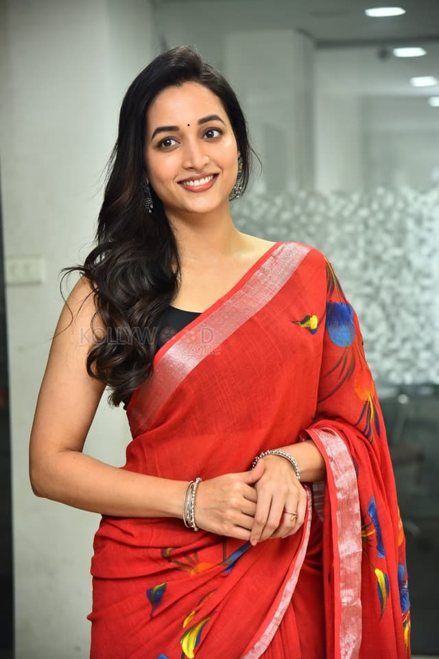 Heroine Srinidhi Shetty at Telusu Kada Movie Interview Photos 51