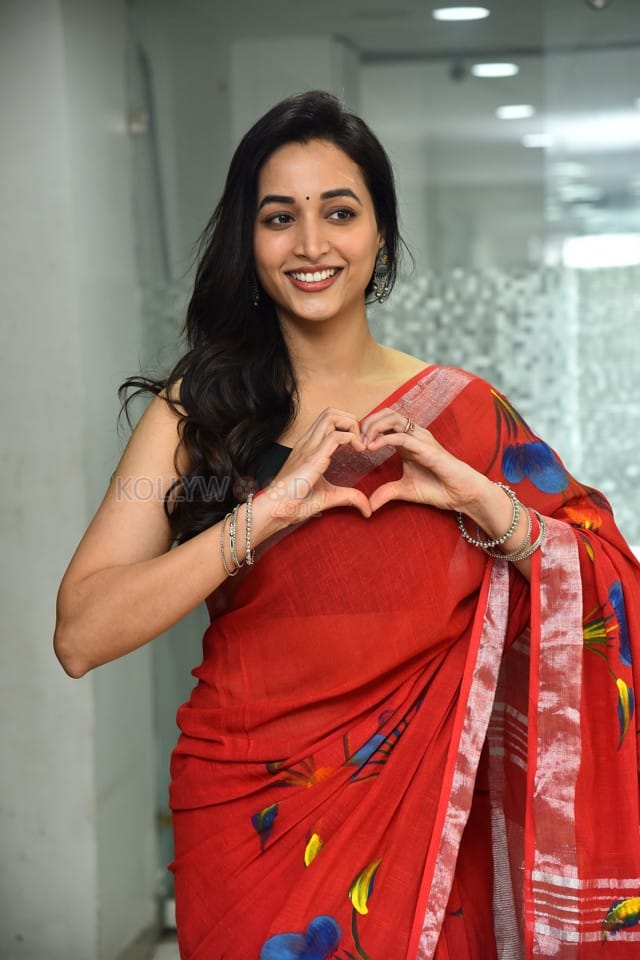 Heroine Srinidhi Shetty at Telusu Kada Movie Interview Photos 56