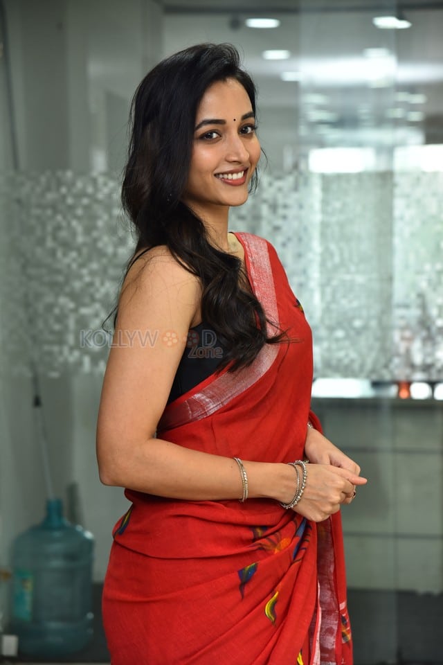 Heroine Srinidhi Shetty at Telusu Kada Movie Interview Photos 65