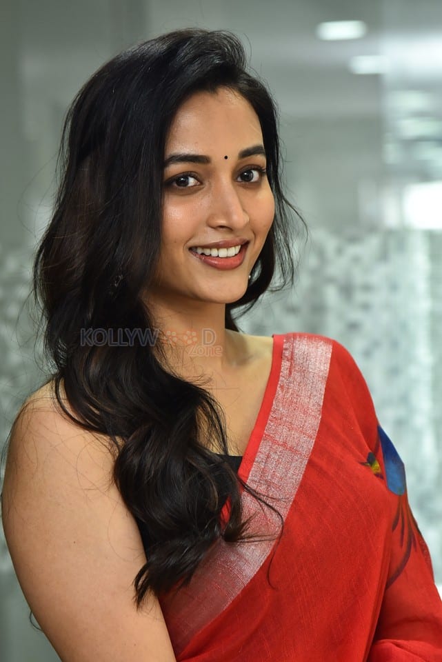 Heroine Srinidhi Shetty at Telusu Kada Movie Interview Photos 70