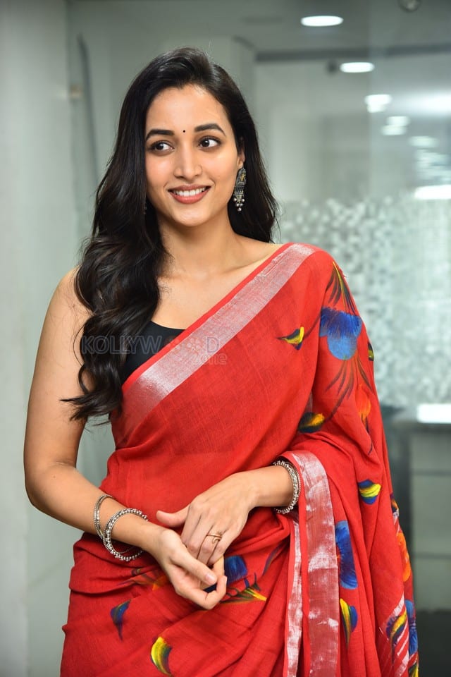 Heroine Srinidhi Shetty at Telusu Kada Movie Interview Photos 85