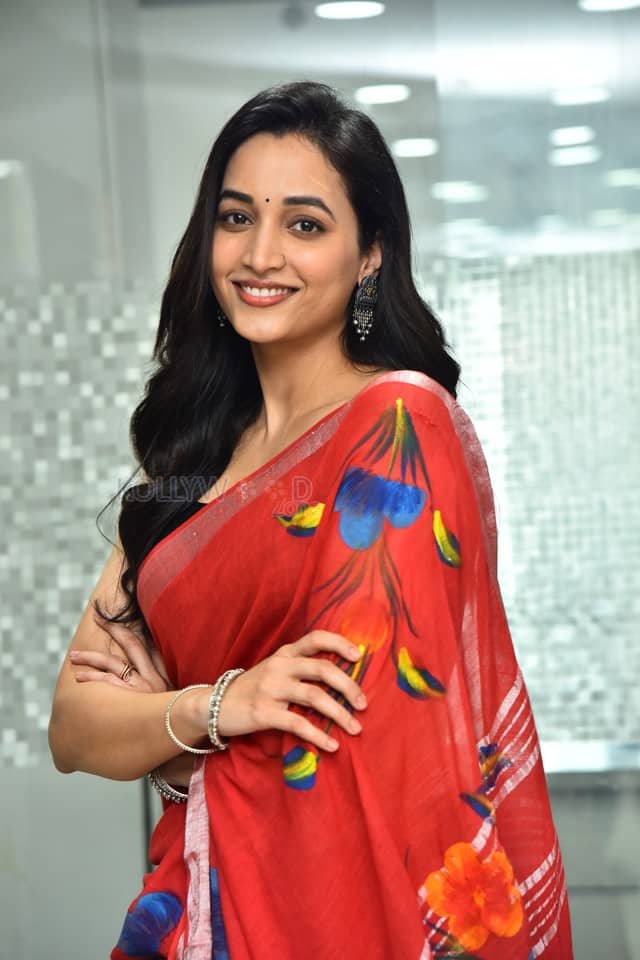 Heroine Srinidhi Shetty at Telusu Kada Movie Interview Photos 94